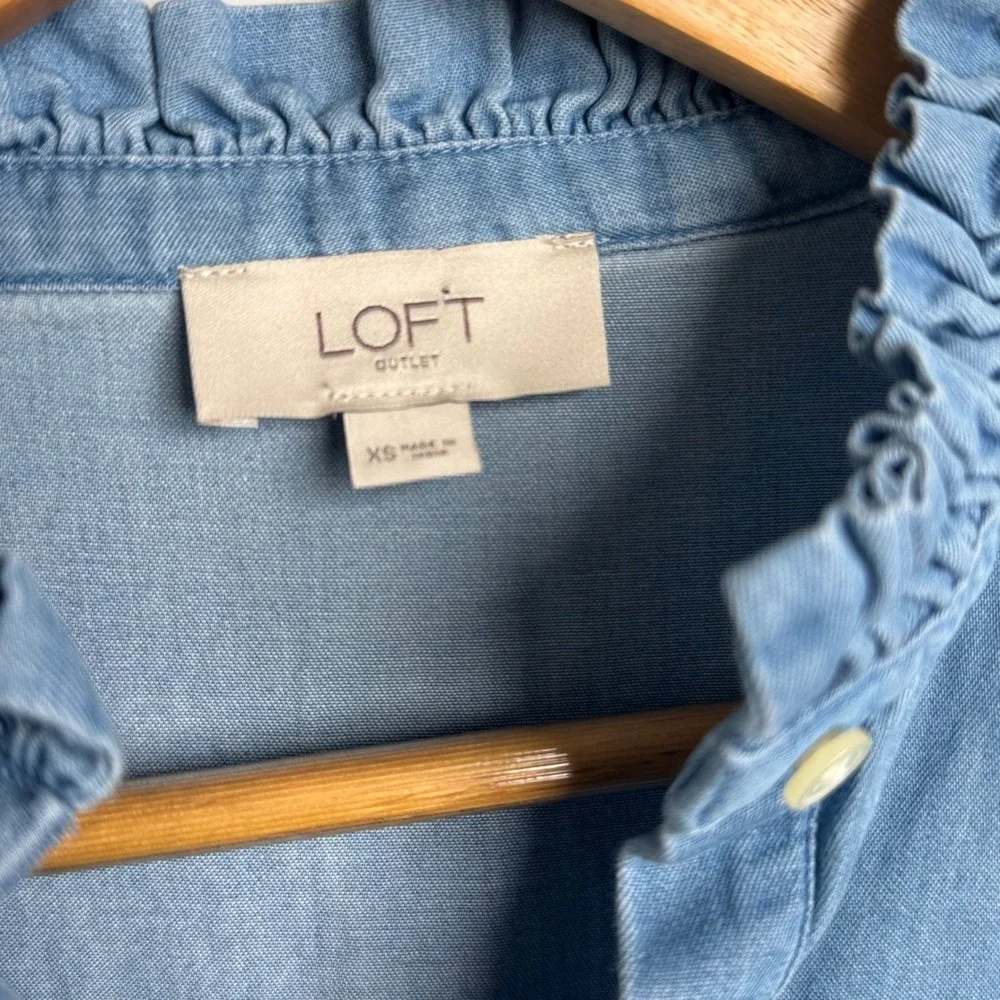 Loft‎ Ruffle Trim Denim Shirt Top Button Down Blouse XS Women's - Picture 3 of 6